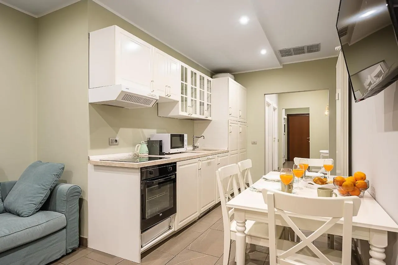 Large Design Apartment In The City Center Milano Italia