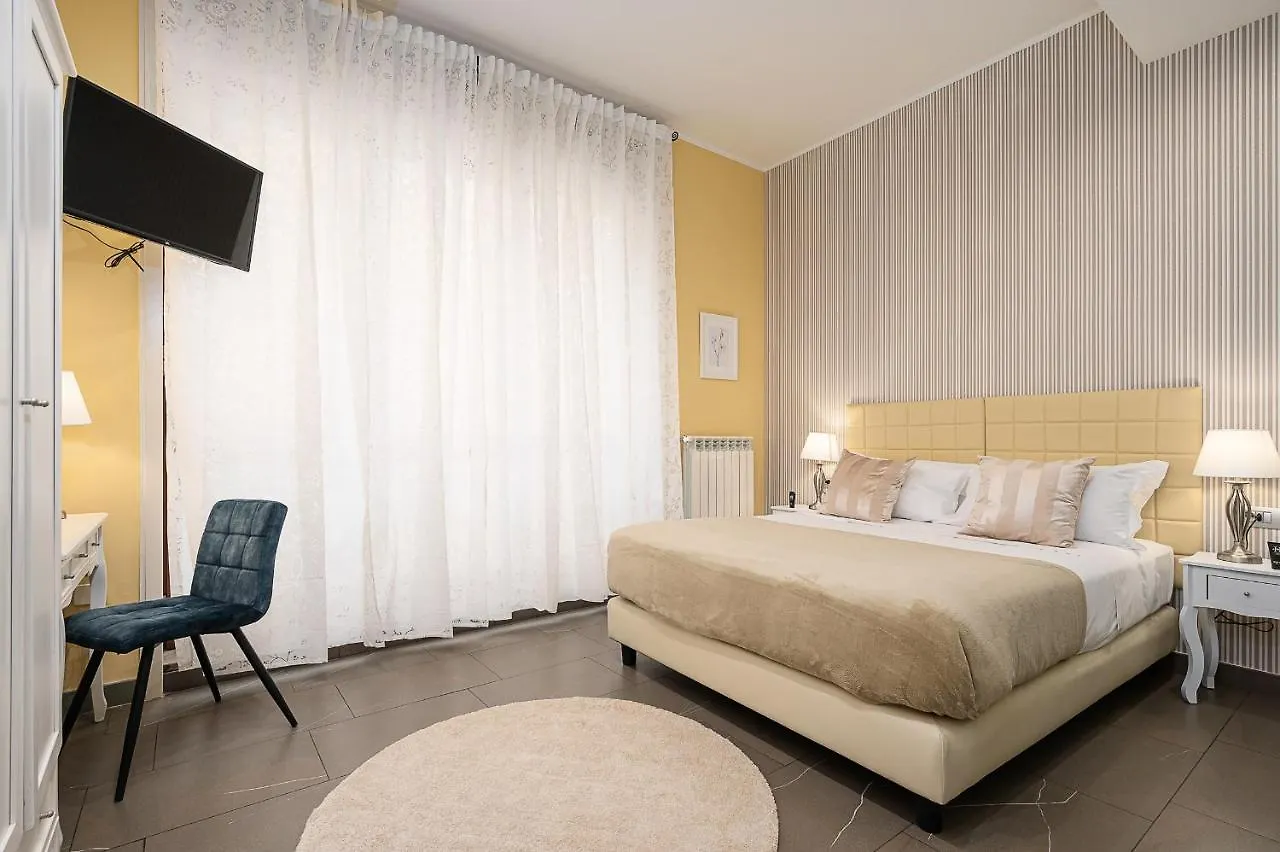 Large Design Apartment In The City Center Milano