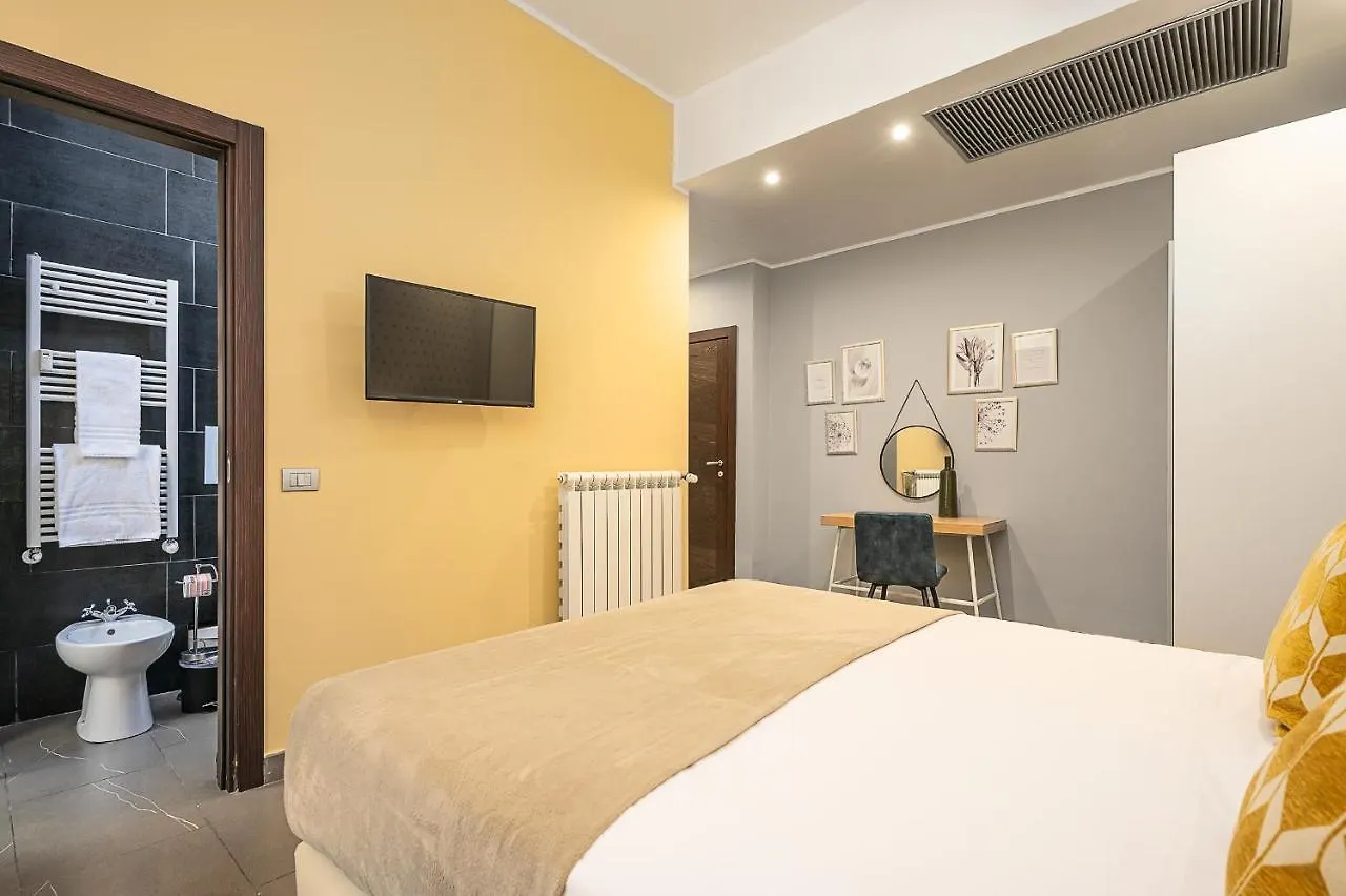 Large Design Apartment In The City Center Milano
