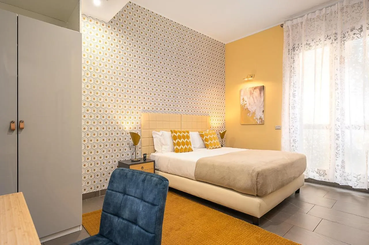 Large Design Apartment In The City Center Milaan